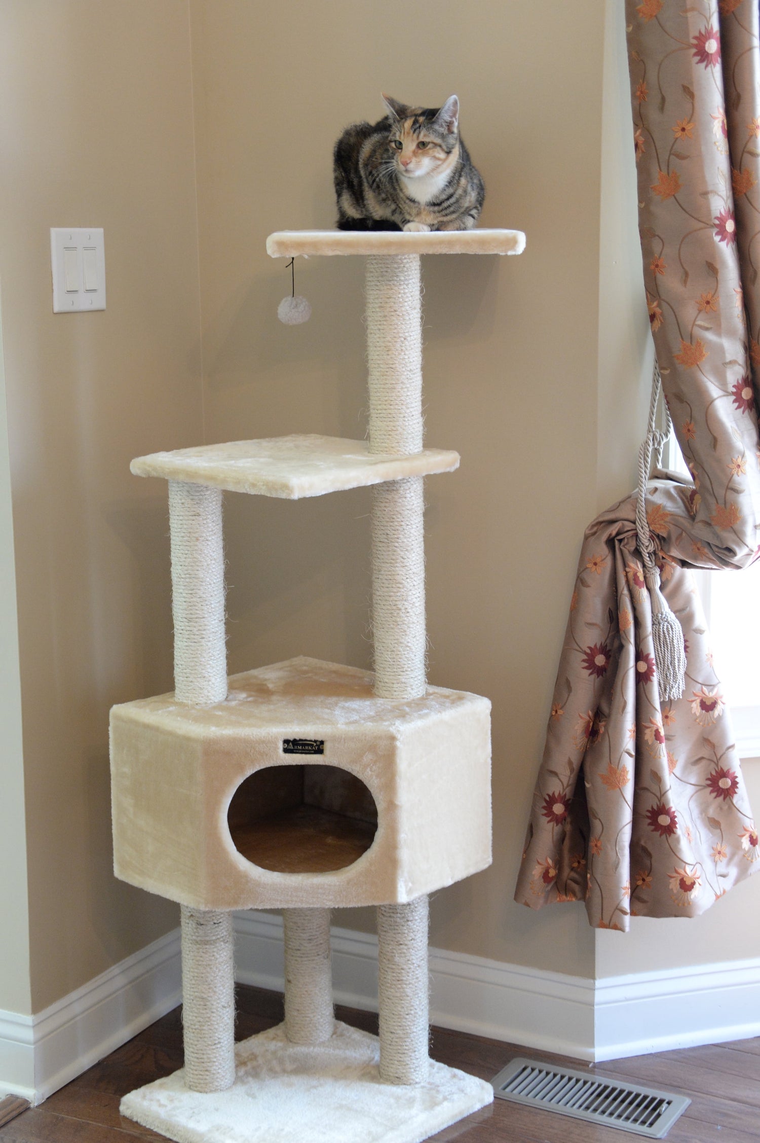 52-In Cat Tree & Condo Scratching Post Tower, Beige